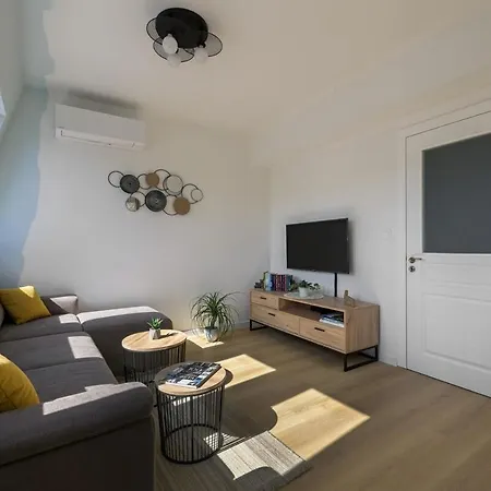 Apartament One Br Free Parking Center *