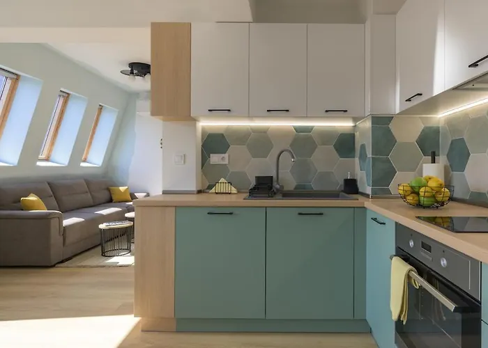 아파트 One Br Free Parking Center