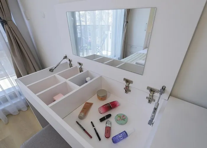 One Br Free Parking Center 아파트